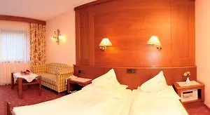 Отель Wellness & Relax Milderer Hof